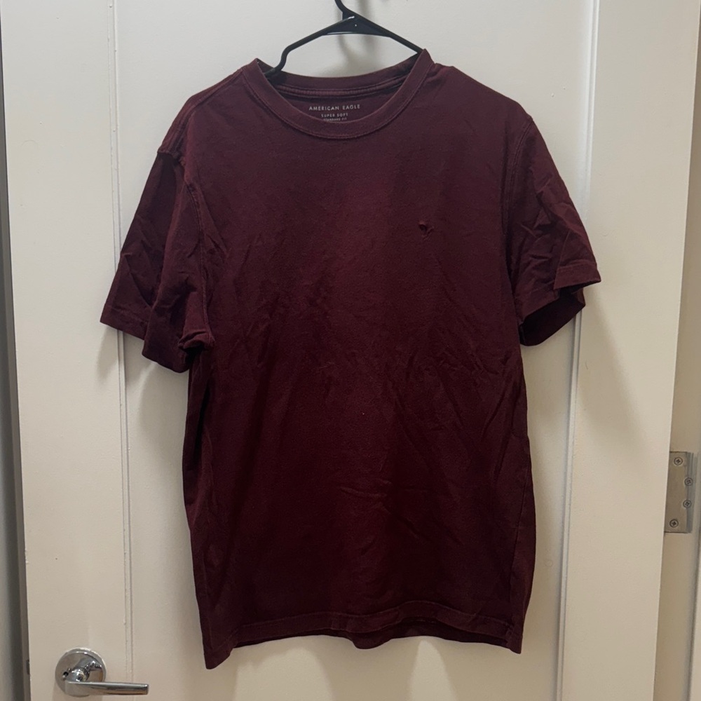 American Eagle Outfitters Dark Red Short Sleeve Tee